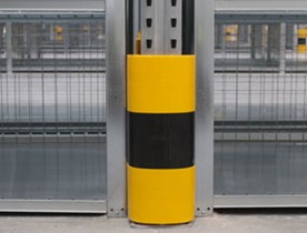 Felpattintható oszlopvédő