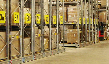 Semi-automation mobile pallet racking 